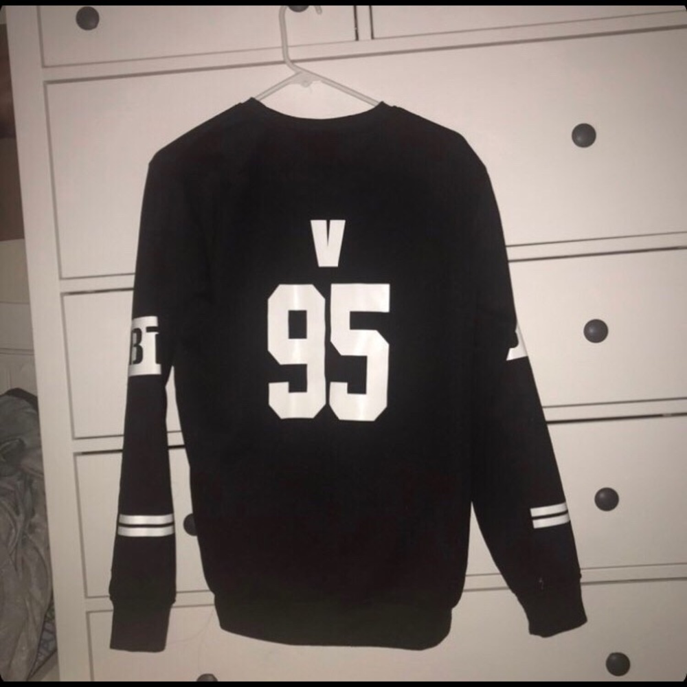 authentic bts crewneck ✨
